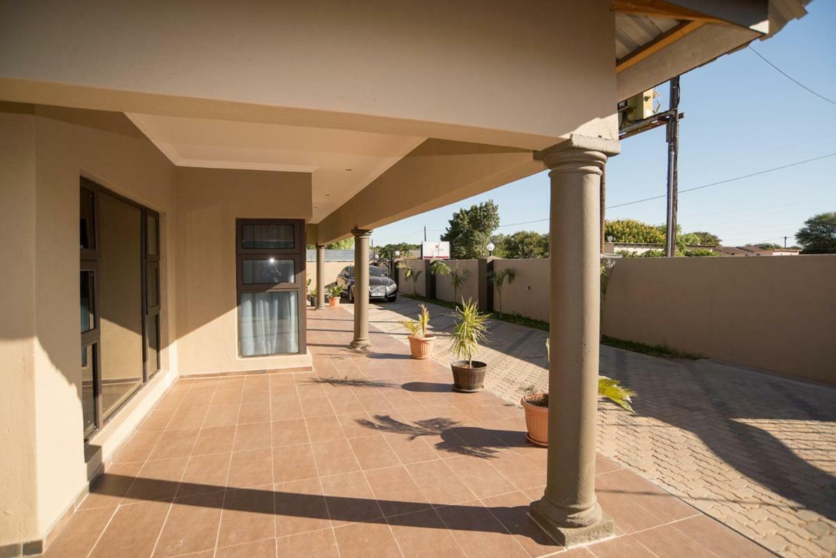 Peaconwood Boutique Villa Palapye Buitenkant foto